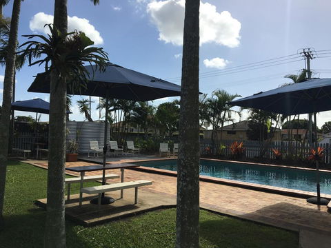 BIG4 Cane Village Holiday Park - Accommodation Whitsundays 0