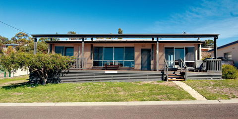 Blue Wren Beach House - Accommodation Whitsundays 1