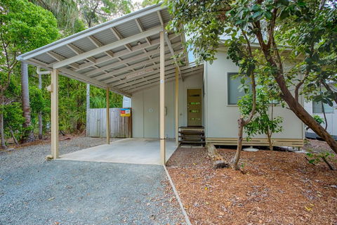 Bluewater 1 - Rainbow Shores, Amazing Location, Easy Walk To Beach, Pool, Aircon, Outdoor Spa - Accommodation Whitsundays 2