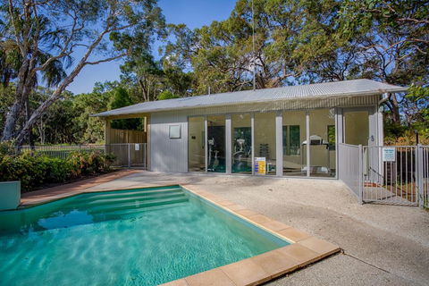 Bluewater 1 - Rainbow Shores, Amazing Location, Easy Walk To Beach, Pool, Aircon, Outdoor Spa - Accommodation Whitsundays 3