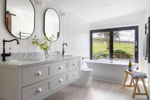 The Lodge By Mt Bellevue - Accommodation Whitsundays 2