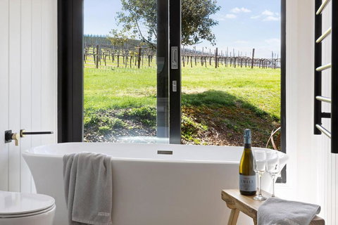 The Lodge By Mt Bellevue - Accommodation Whitsundays 3