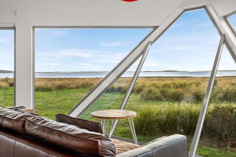 The Point Bass Coast - Accommodation Whitsundays 1