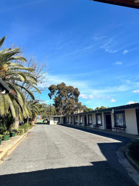 The Shamrock Hotel Balranald - Accommodation Whitsundays 1