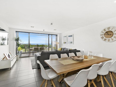 Waterfront Two - Accommodation Whitsundays 1