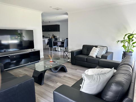 Xquisite - Accommodation Whitsundays 0