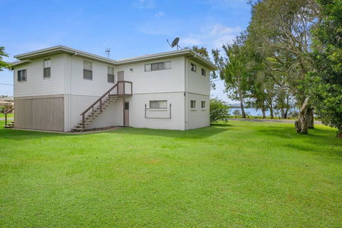 Welcome To Waterfront Views - Accommodation Whitsundays 1