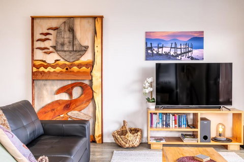 Whale Watcher 2 - Accommodation Whitsundays 3