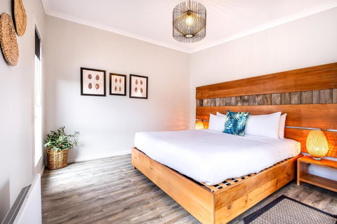 Whale Watcher 2 - Accommodation Whitsundays 1