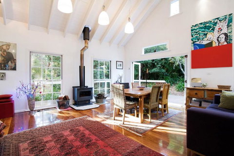 White Cottage - Accommodation Whitsundays 1