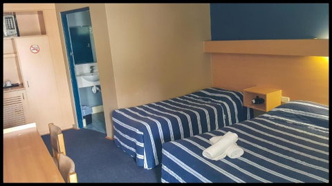 Windsor Motel - Accommodation Whitsundays 1