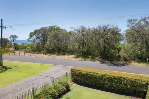 XYZ Holiday Home - Accommodation Whitsundays 2