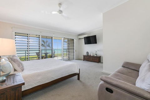 Absolute Beachfront Bliss-Best Location In Darwin - Accommodation Whitsundays 0
