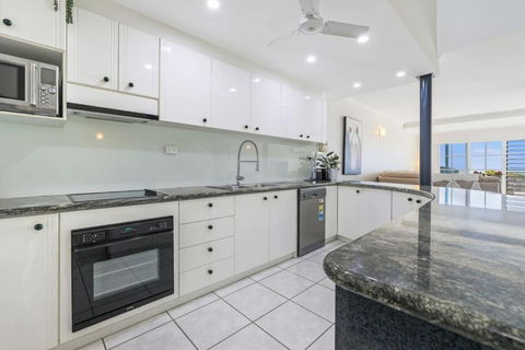 Absolute Beachfront Bliss-Best Location In Darwin - Accommodation Whitsundays 4