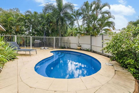 Ah Mat Bungalow - Tropical Darwin Stay With Pool - Accommodation Whitsundays 0