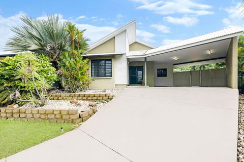 Ah Mat Bungalow - Tropical Darwin Stay With Pool - Accommodation Whitsundays 1
