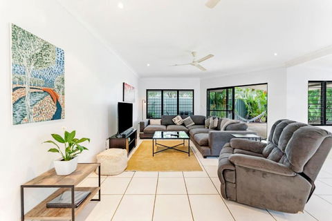 Ah Mat Bungalow - Tropical Darwin Stay With Pool - Accommodation Whitsundays 2