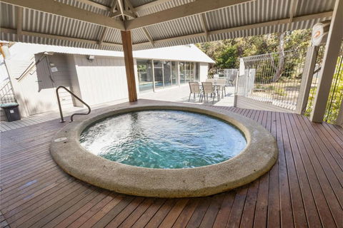 Amphion - Waterfront Retreat - Accommodation Whitsundays 4