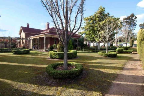 St Arnaud Historic Dundrennan With 5 Bedrooms - Accommodation Whitsundays 0