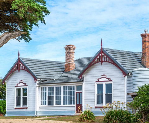 Yambaco0na House - Accommodation Whitsundays 0