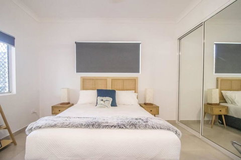 ZEN GARDEN - COZY 2-BR + Modern Design W/ Aircon - Accommodation Whitsundays 1