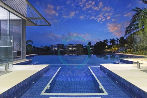 ZenLux: 4BR Bayview Mansion Infinity Pool + Cinema - Accommodation Whitsundays 1