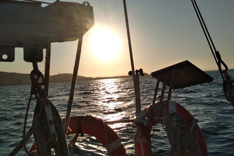 Townsville Private Hire Sunset Sail Sailing Cruise Boat Tour Charter Experience - Accommodation Whitsundays 4