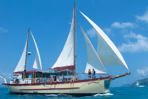 2-Day Whitsundays Sailing Adventure: Summertime - Accommodation Whitsundays 1