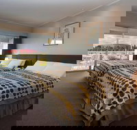 3-Day Uluru-Kata Tjuta and Kings Canyon 4WD Small-Group Eco-Tour from Alice Springs - Accommodation Whitsundays