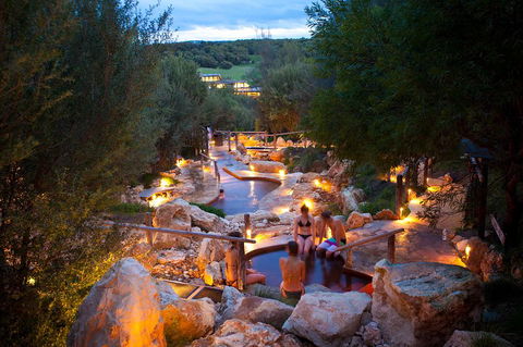 Peninsula Hot Springs Tour With Restaurant Lunch & Gondola Ride - Accommodation Whitsundays 2
